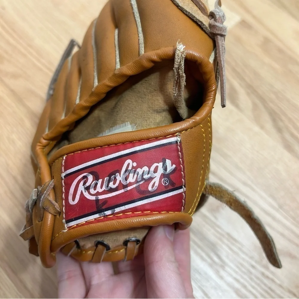 Rawlings RBG108 10 Inch Right Handed Baseball Glove Tan Carl Ripken Jr.